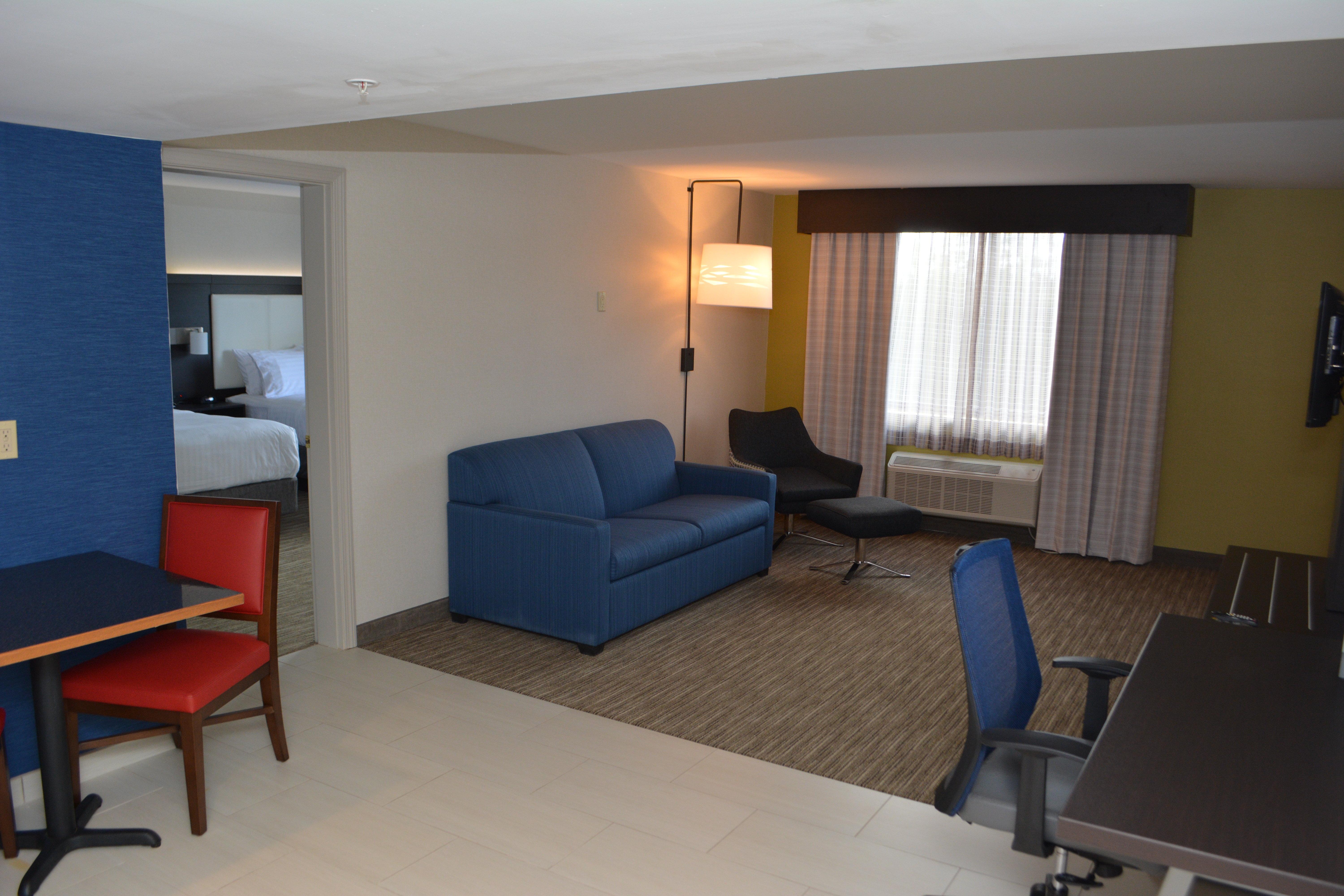 Holiday Inn Express & Suites Waterville - North By Ihg Екстериор снимка