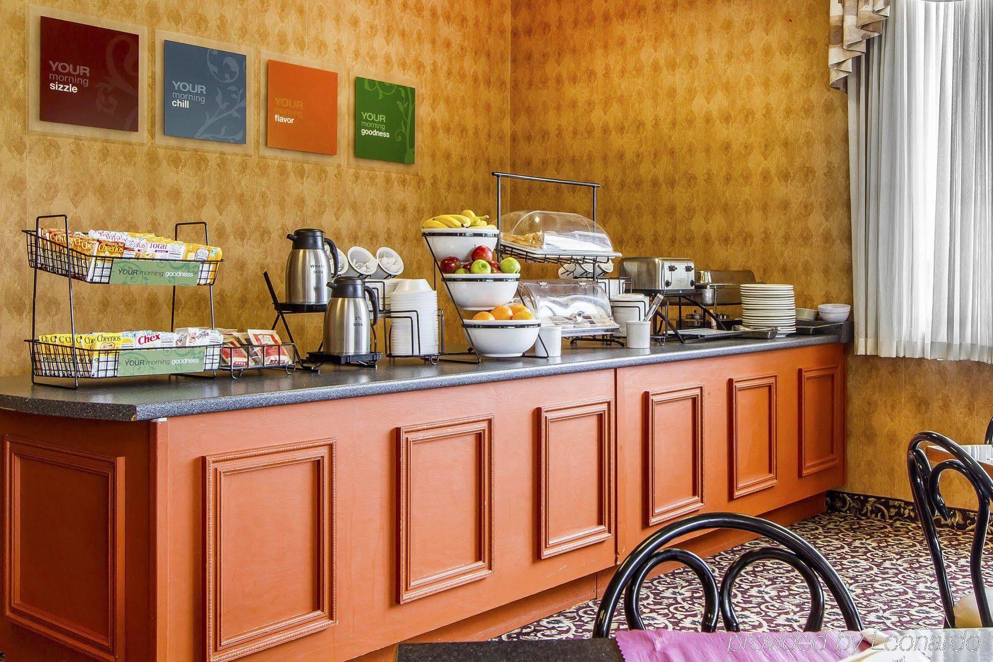 Holiday Inn Express & Suites Waterville - North By Ihg Екстериор снимка