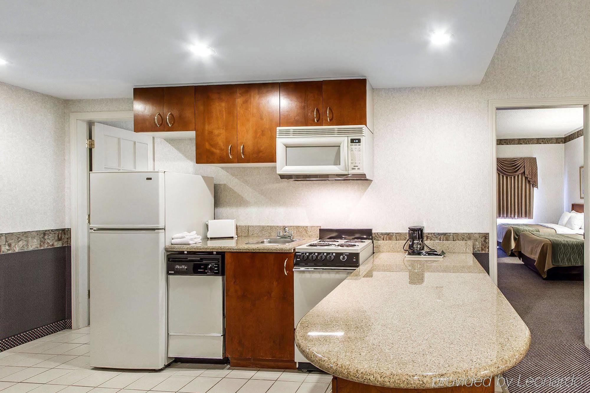 Holiday Inn Express & Suites Waterville - North By Ihg Екстериор снимка