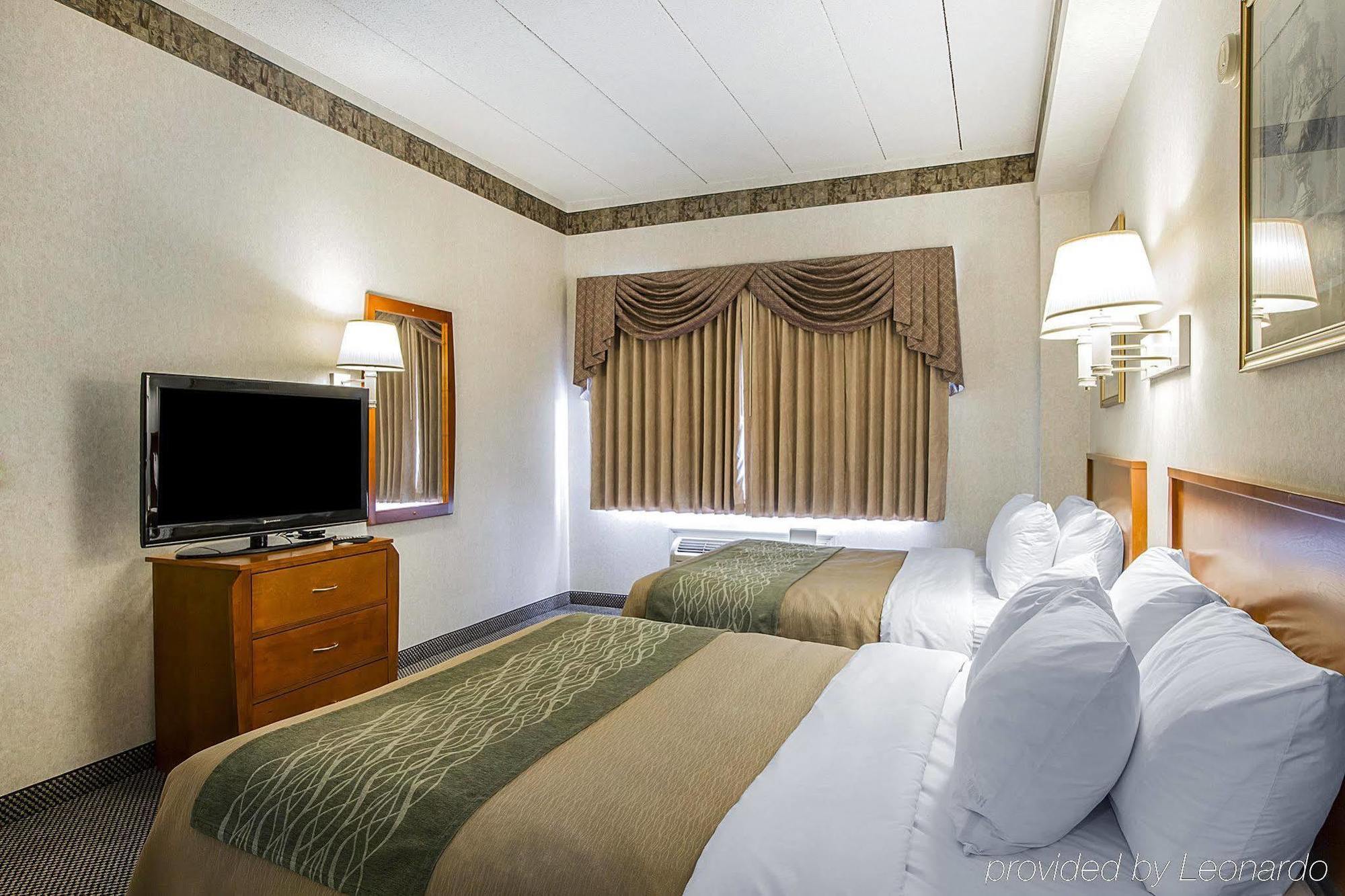 Holiday Inn Express & Suites Waterville - North By Ihg Екстериор снимка