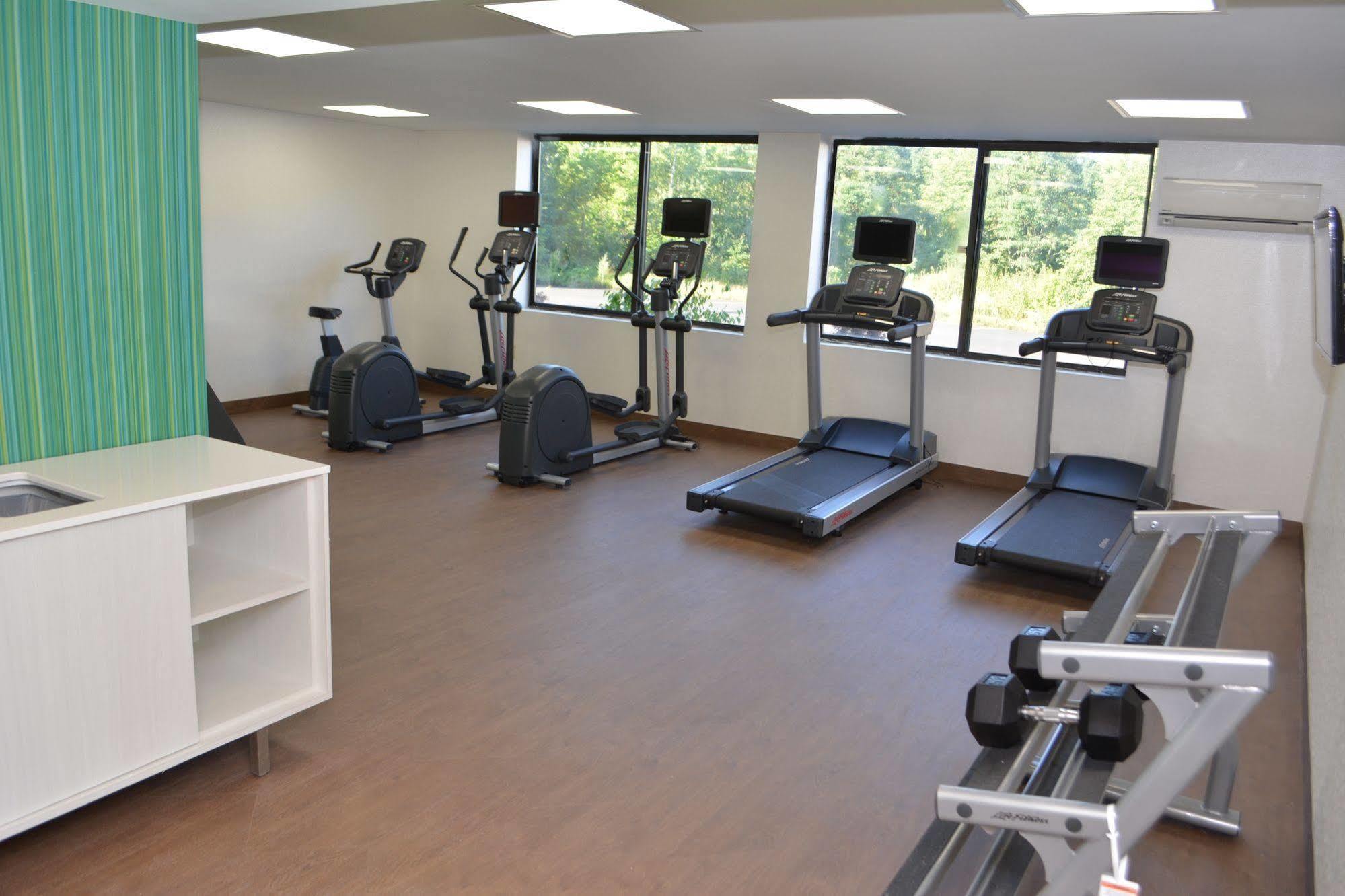 Holiday Inn Express & Suites Waterville - North By Ihg Екстериор снимка